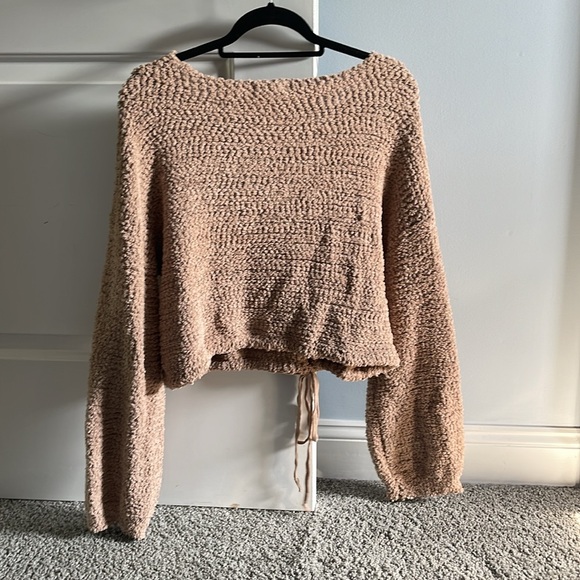 Crop sweater in beige - Picture 3 of 3